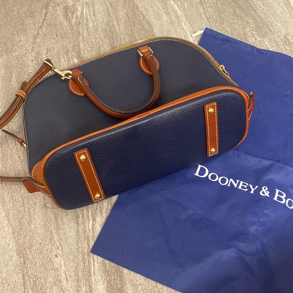 Dooney and Bourke purse - Picture 6 of 8